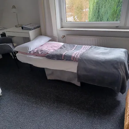 Hh-schnelsen Homestay