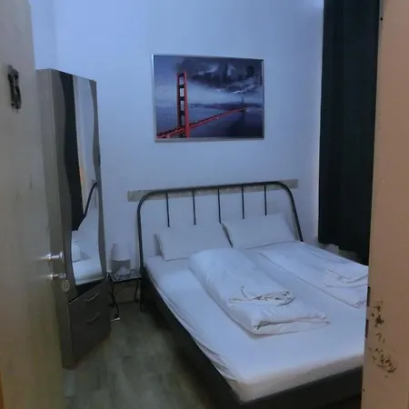 Stadtpark Guest house *