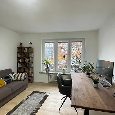 Schoene Naehe Von Hbf Und Alstersee Apartment