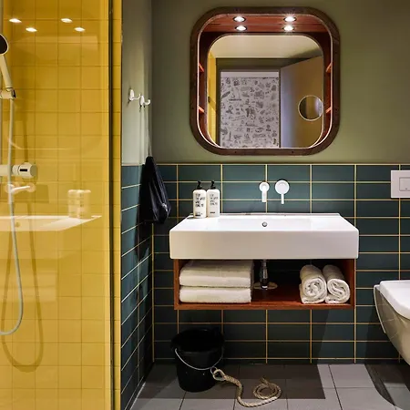 Hotel 25hours Hafencity 4*