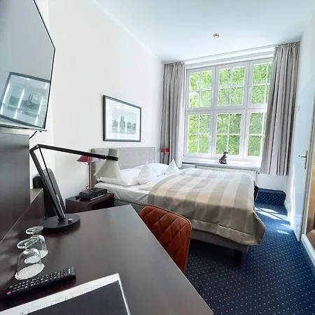 Hotel Wagner Im Dammtorpalais 3*