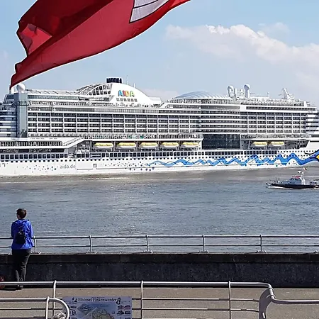 Am Elbufer 3* Hamburg