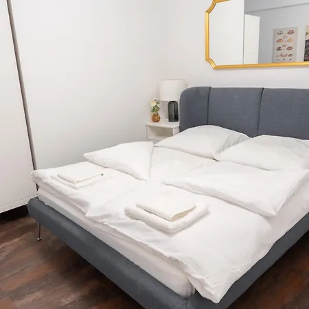 Zentral Gelegenes Premium-apartment Mit Viel Tageslicht Hamburg