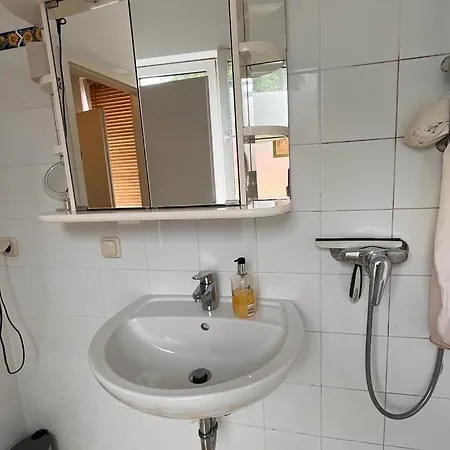 Wandsbek Hotel *