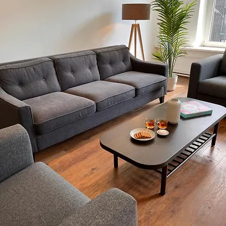 Zentral Gelegenes Premium-apartment Mit Viel Tageslicht Hamburg