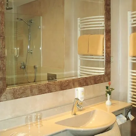 Hotel Senator 4*