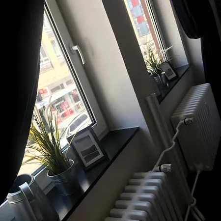 Hamburg Room 2*