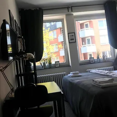 Hamburg Room Aparthotel 2*