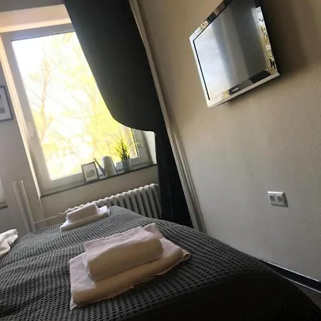 Hamburg Room 2*