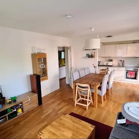 Apartment Kinderfreundliche Neubauwohnung Am Hagenbecks Tierpark Mit Balkon Und Spielplatz