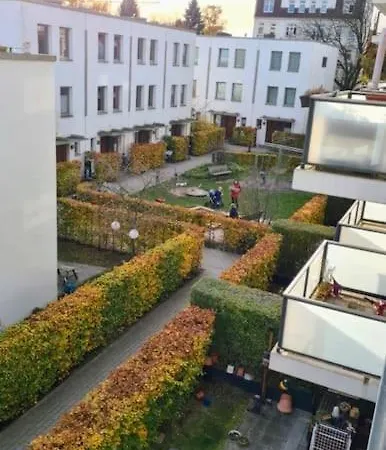 Kinderfreundliche Neubauwohnung Am Hagenbecks Tierpark Mit Balkon Und Spielplatz *