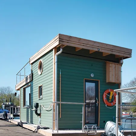 Besonderer Urlaub Auf Hausboot Tystnaden Botel Hamburg