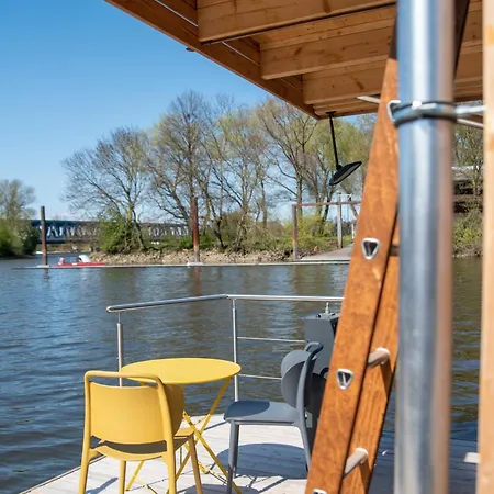 Besonderer Urlaub Auf Hausboot Tystnaden *