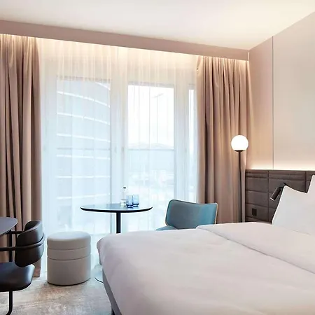 Novotel Station Hotel