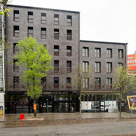 Am Beatles-platz Hotel 4*