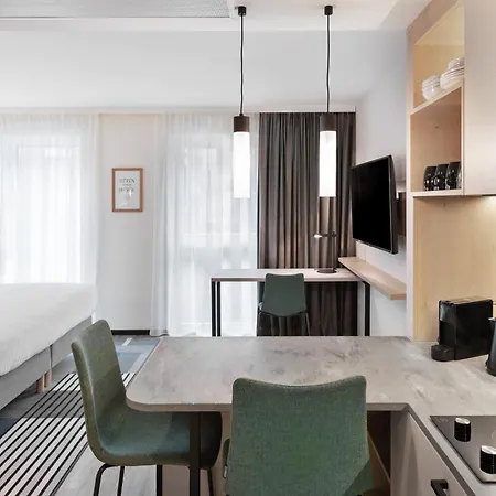 Hotel By Marriott Altona 4*