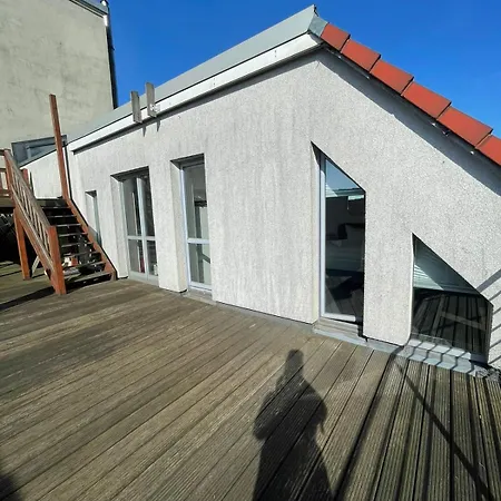 Zentral Gelegenes Premium-apartment Mit Viel Tageslicht *