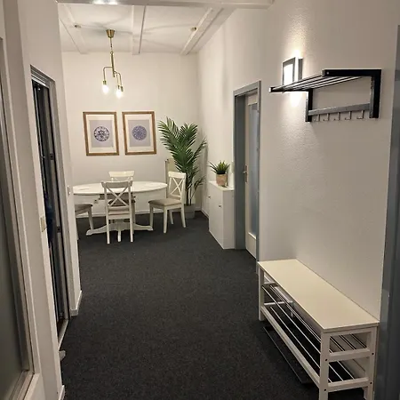 Apartment Zentral Gelegenes Premium-apartment Mit Viel Tageslicht *