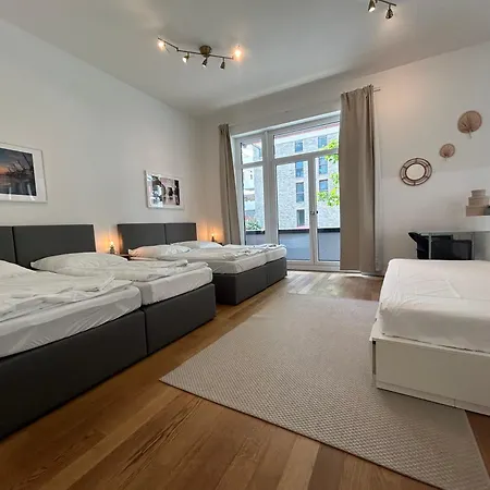 Grosszuegige In Der Naehe Vom Quartierpark Apartment