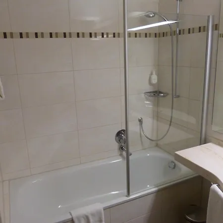 Hotel Panorama Hamburg-harburg 4*