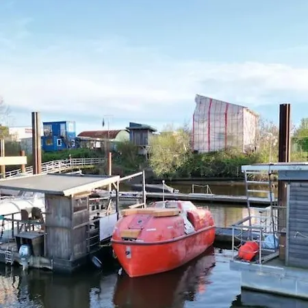 Botel Ausgebautes Freifallrettungsboot Knutschkugel