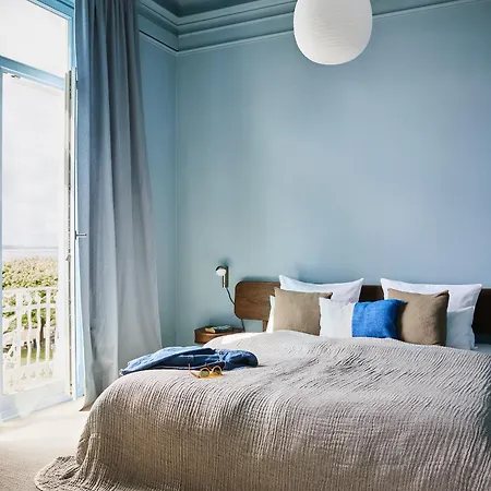 Strandhotel Blankenese 4*