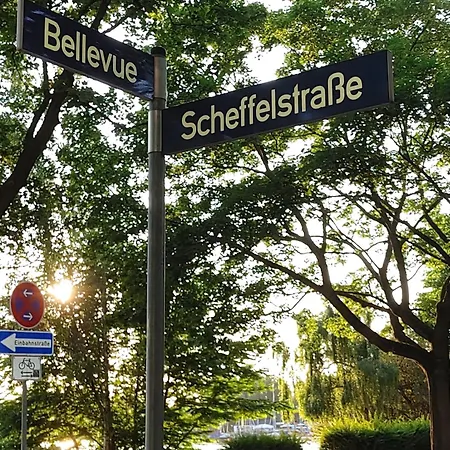 Alsternaehe 2 Minuten Fussweg Hamburg