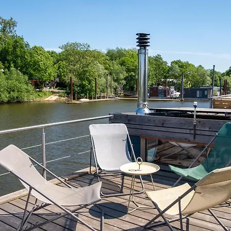 Botel Tolles Tiny-hausboot Guenter Mit Dachterrasse