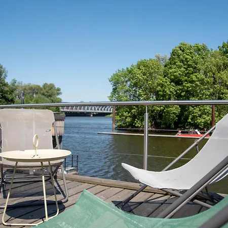 Botel Tolles Tiny-hausboot Guenter Mit Dachterrasse Hamburg
