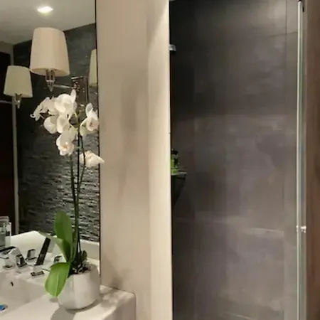 Apartment Am Kaiserkai Im Schonsten Teil Der Hafencity Hamburg