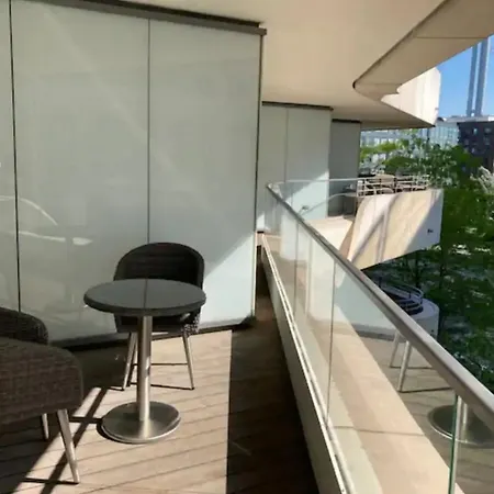 Apartment Am Kaiserkai Im Schonsten Teil Der Hafencity Hamburg