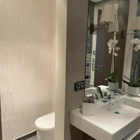 Am Kaiserkai Im Schonsten Teil Der Hafencity Apartment