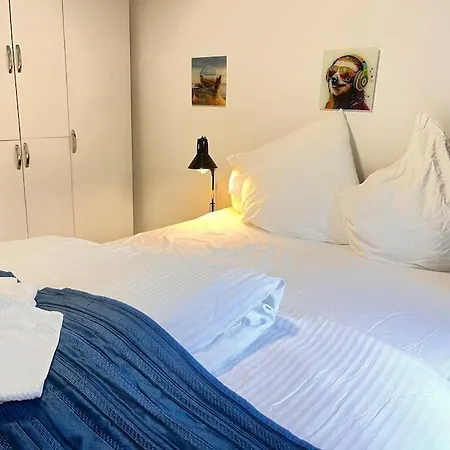 Gemuetliche, Grosse 6-zkb,eg-wohnung Im Herzen Eimsbuettels-2wc&2duschen *