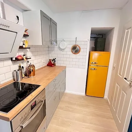 Gemuetliche, Grosse 6-zkb,eg-wohnung Im Herzen Eimsbuettels-2wc&2duschen * Hamburg