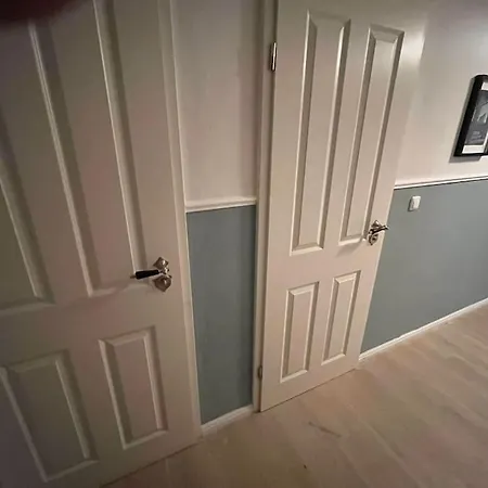 Gemuetliche, Grosse 6-zkb,eg-wohnung Im Herzen Eimsbuettels-2wc&2duschen