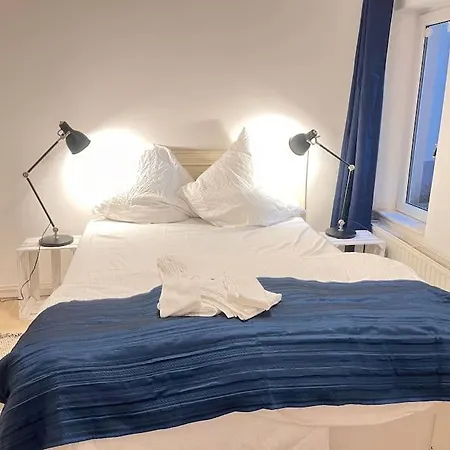 Apartment Gemuetliche, Grosse 6-zkb,eg-wohnung Im Herzen Eimsbuettels-2wc&2duschen