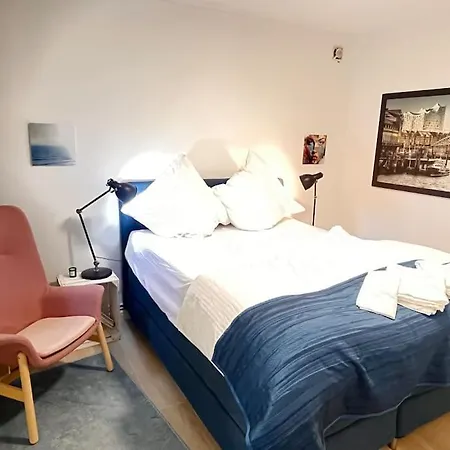 Apartment Gemuetliche, Grosse 6-zkb,eg-wohnung Im Herzen Eimsbuettels-2wc&2duschen Hamburg