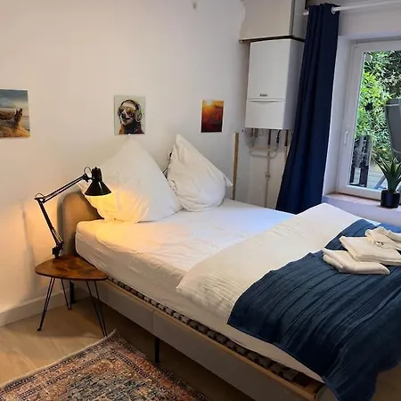 Gemuetliche, Grosse 6-zkb,eg-wohnung Im Herzen Eimsbuettels-2wc&2duschen
