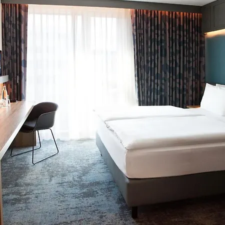 Hotel - - Hafencity By Ihg 4*