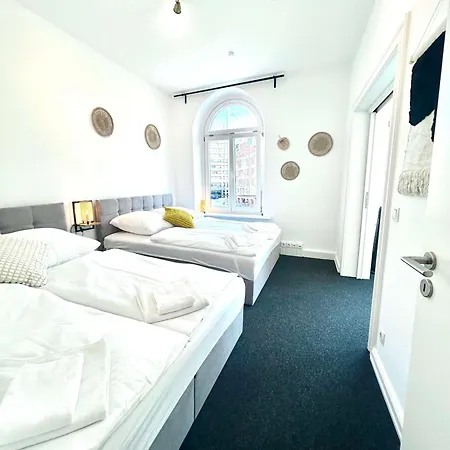 For Up To 10 Guests Hamburg