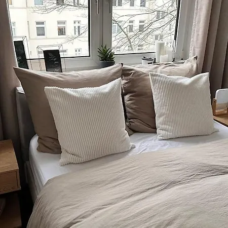 Lovely With Balcony, * Hamburg