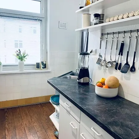 Apartment Lovely With Balcony, Hamburg