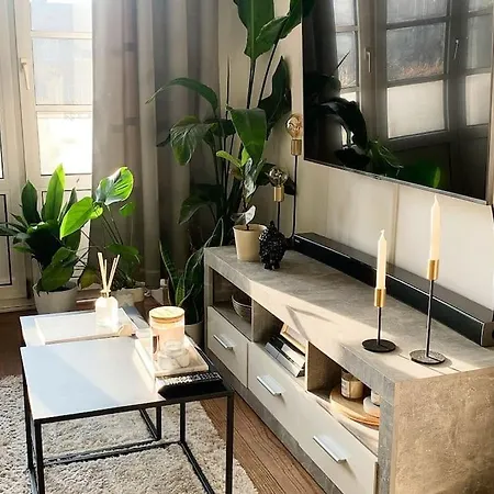 Apartment Lovely With Balcony, Hamburg