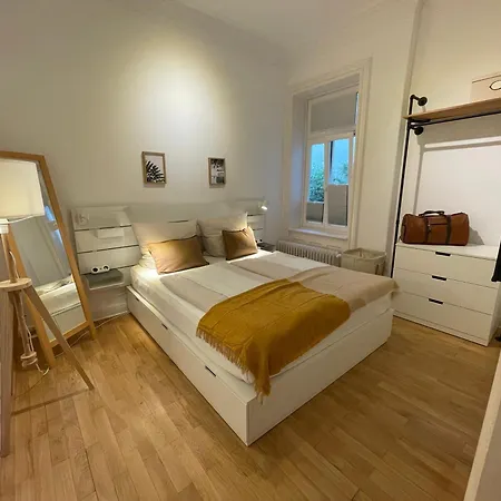H12 Apartment *