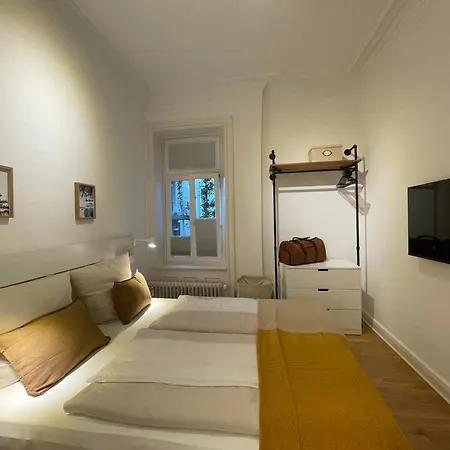 H12 Apartment *
