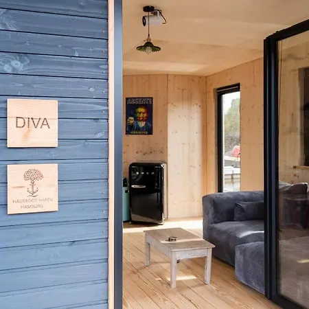 Botel Hausboot Diva Mit Kamin - Winter Auf Der Dove Elbe