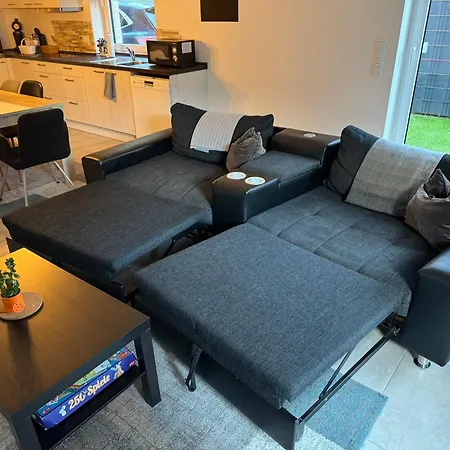Apartment Neubau, Moderne Haushaelfte In Hamburg