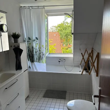 Apartment Zimmer Im Gruenen An Der Alster *