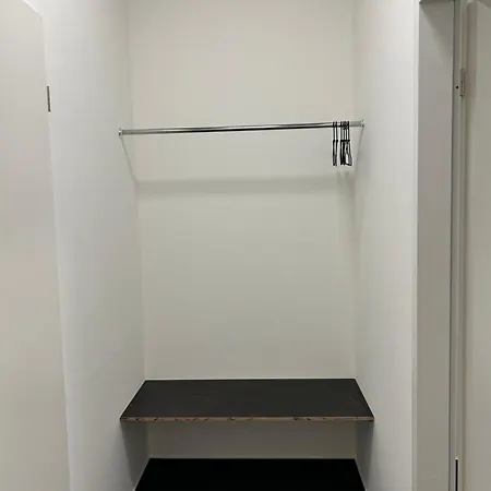 35 Qm Grosses Mit Eigenem Badezimmer In Den Elbvororten Hamburg