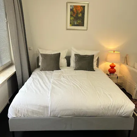 Apartment 35 Qm Grosses Mit Eigenem Badezimmer In Den Elbvororten